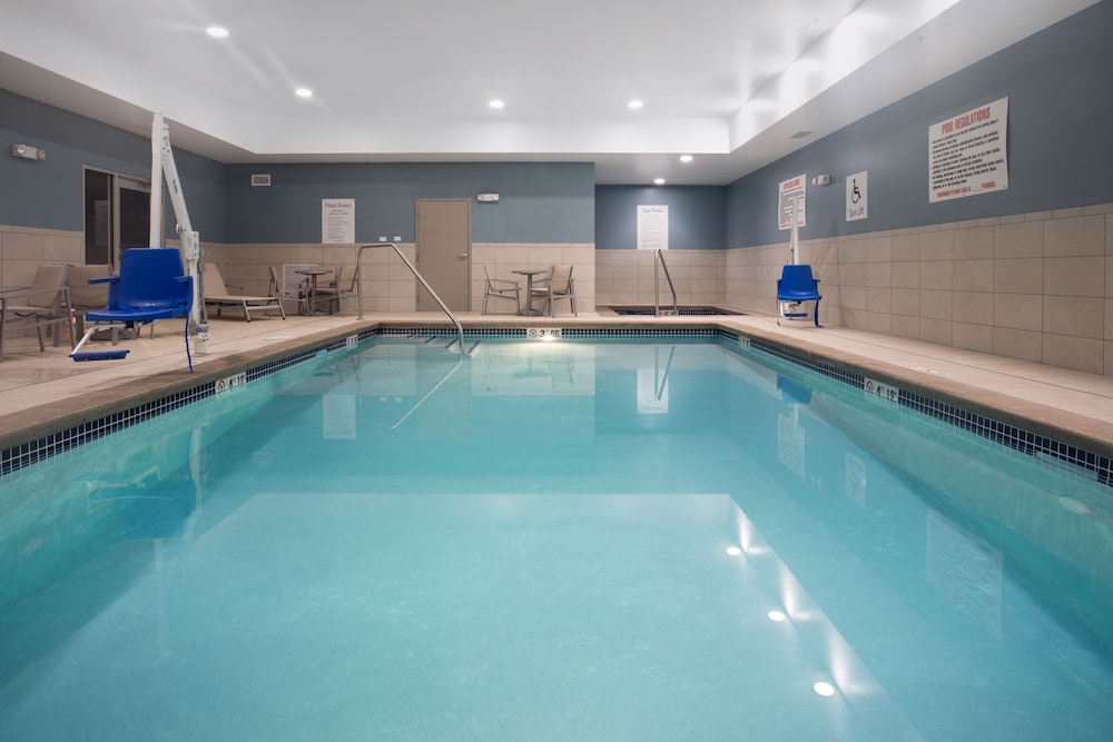Holiday Inn Express & Suites Sioux City North Event Center by IHG - photo 33