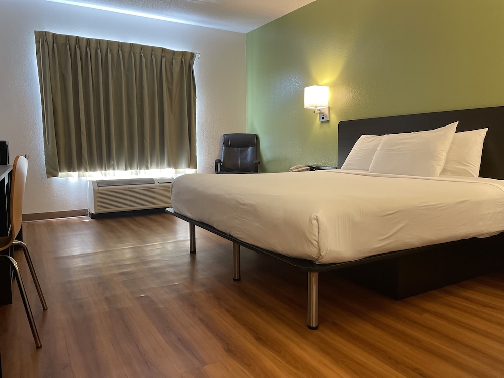 Motel 6 Willoughby OH Cleveland - photo 3