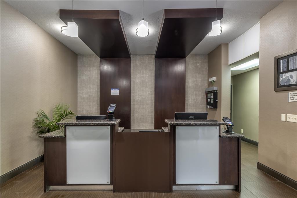 Best Western Plus Lee's Summit Hotel & Suites - photo 41