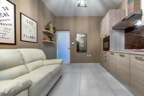 Cozy 1BR APT in Gzira with WIFI AC and comfy bed by 360 Estates — 4-Star Luxury Hotel in Gzira, Malta