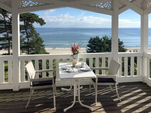 Strandvillen Binz Ferienwohnung mit Meerblick 1 Schlafzimmer und Balkon SV 762 — 4-Star Luxury Hotel in Ostseebad Binz, Germany