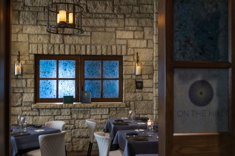 The Oread Lawrence Tapestry Collection by Hilton - photo 109