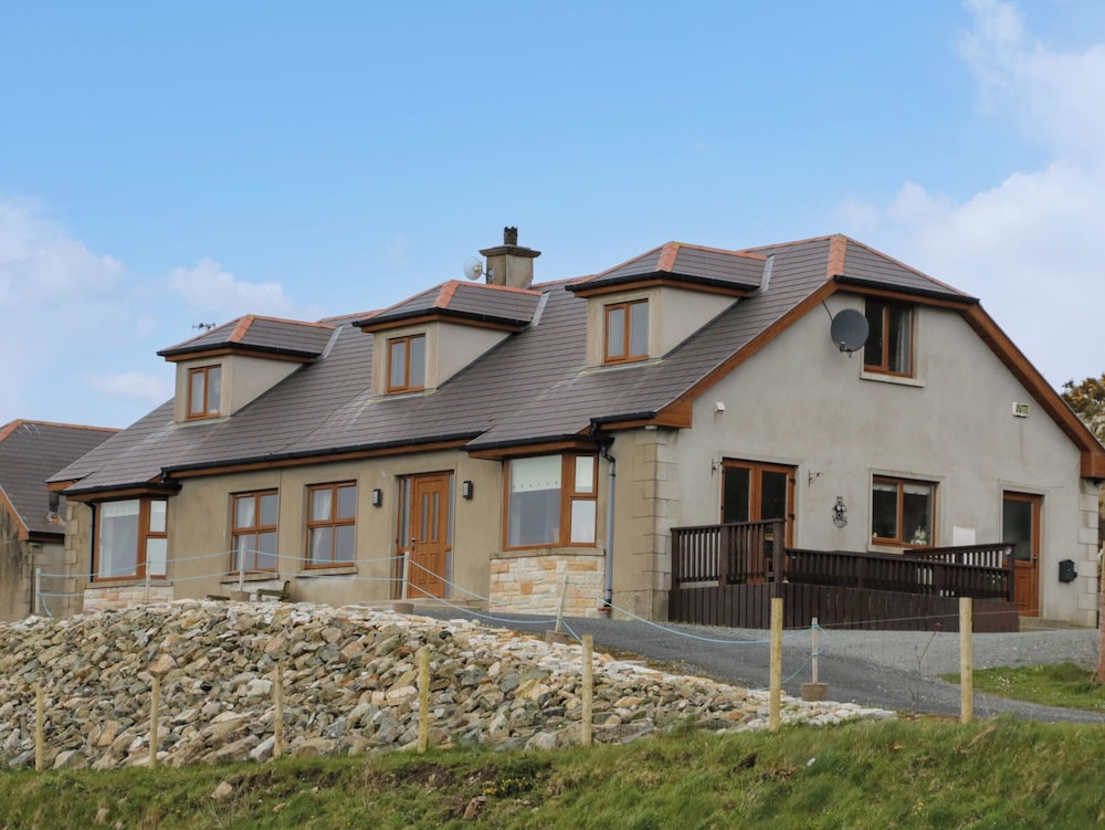 House on Ring Fort Hill — 4-Star Luxury Hotel in Donegal, Republic of Ireland