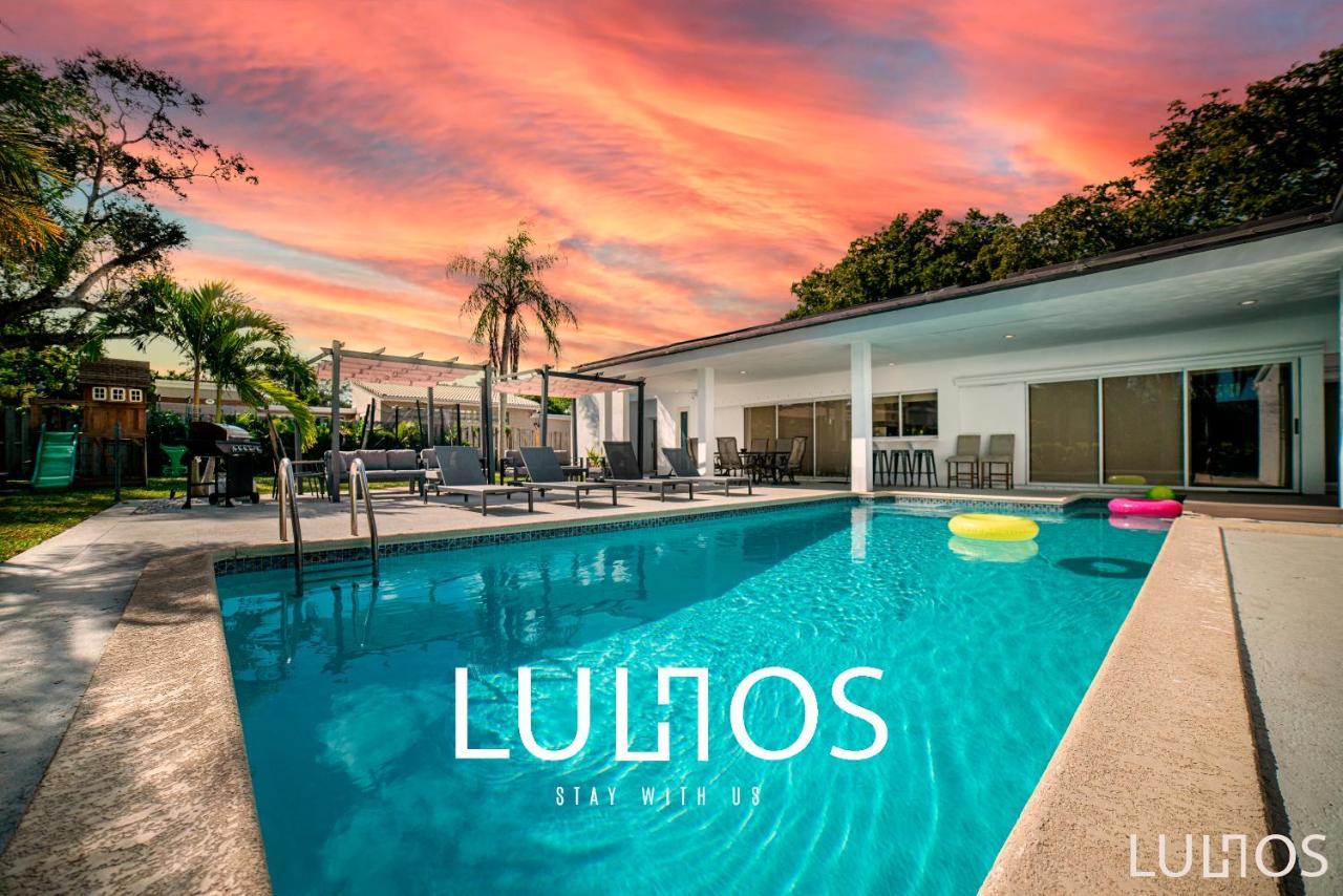 Stylish Retreat Heated Pool Basketball Game Room L41 — hotel in Cutler Bay