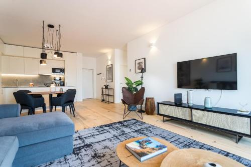 FLH Cais Sodré Modern Flat — 4-Star Luxury Hotel in Lisbon, Portugal