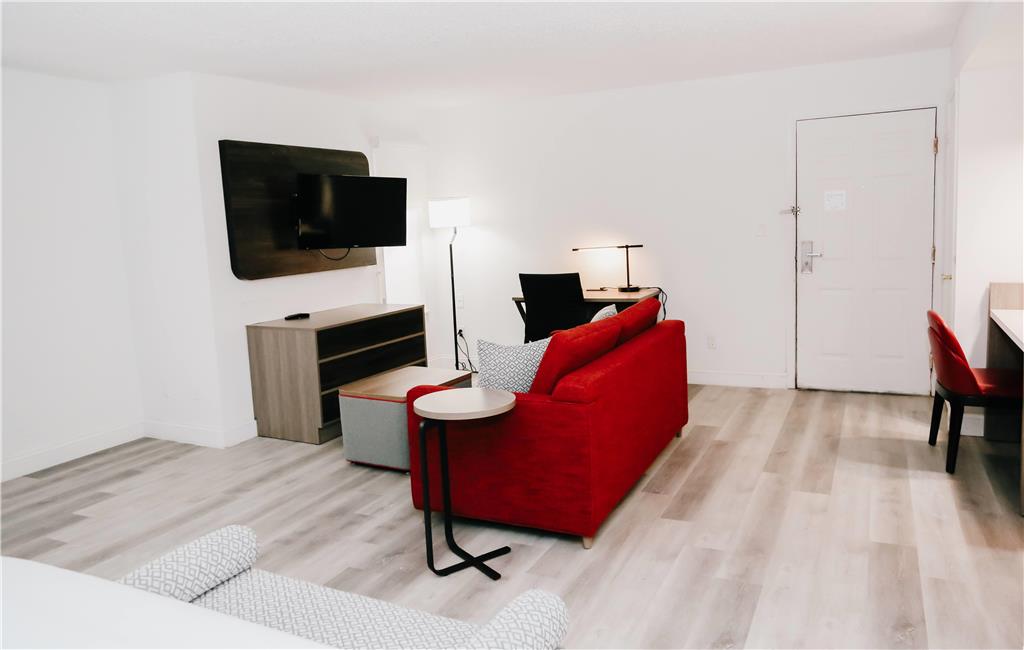 Hawthorn Suites by Wyndham Tinton Falls - photo 35