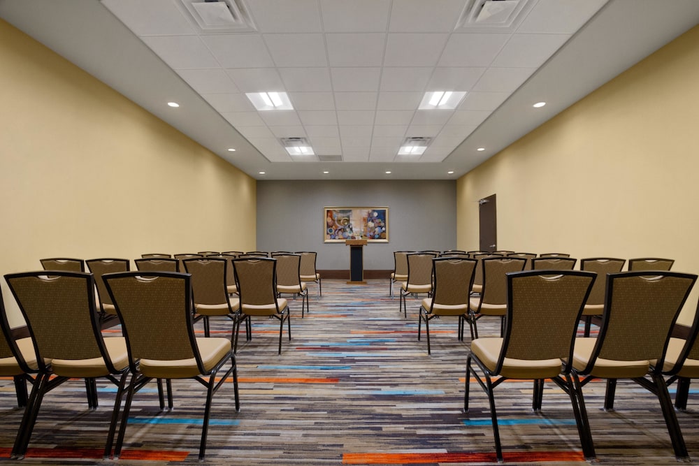 Embassy Suites by Hilton Knoxville West - photo 32