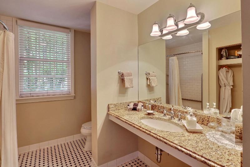 The Presidents Quarters Inn - photo 108