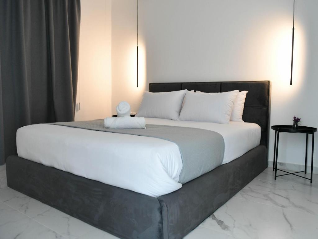 The Room Suite 15 Leda Gardens