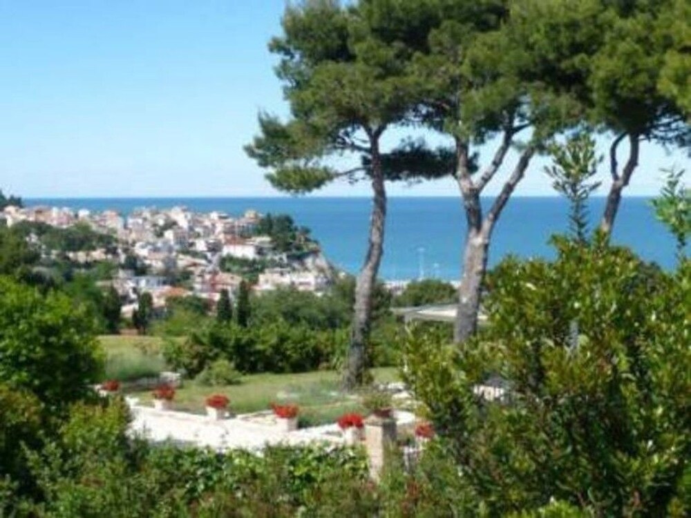 Appartamento Borioni — 4-Star Luxury Hotel in Numana, Italy