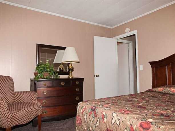 Lakeside Resort Lakeside Cabins - photo 10