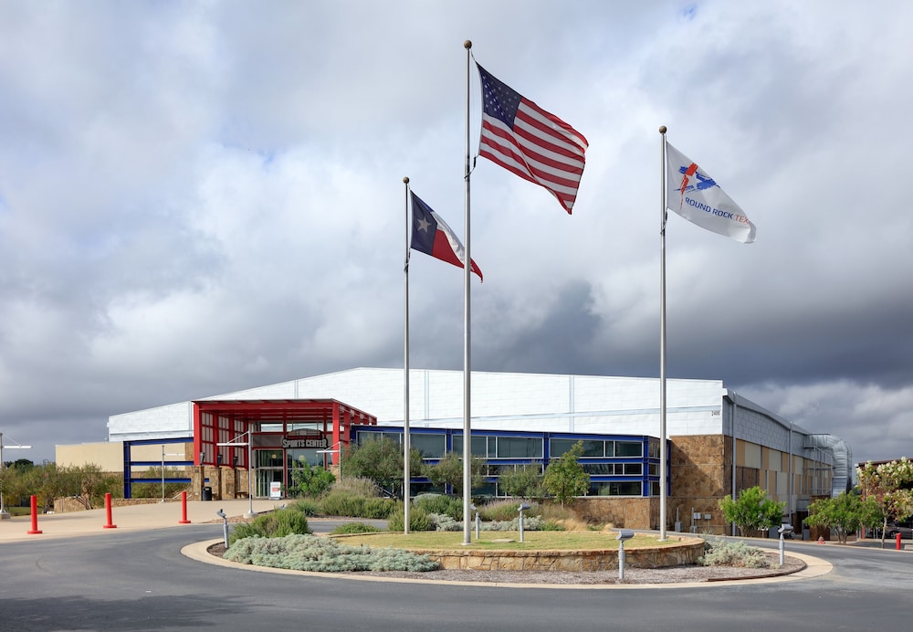 Holiday Inn Express & Suites Round Rock - photo 38