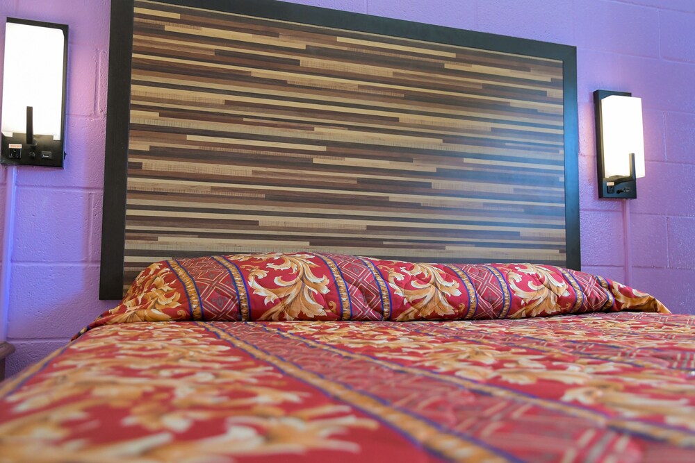 Merle Motel - photo 11