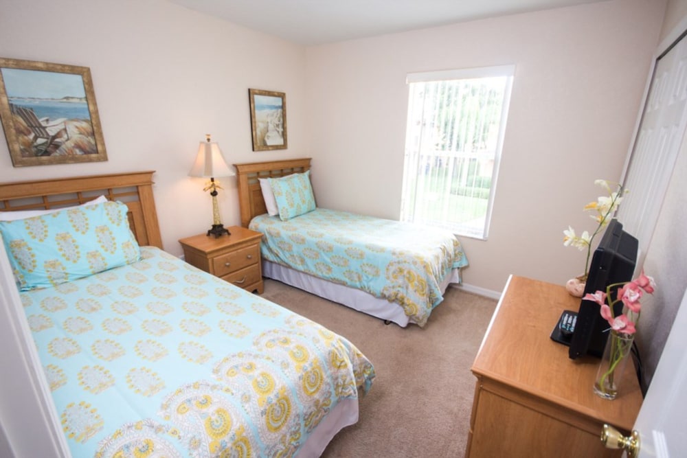 Maria's Regal Palms Resort Townhouse - photo 3