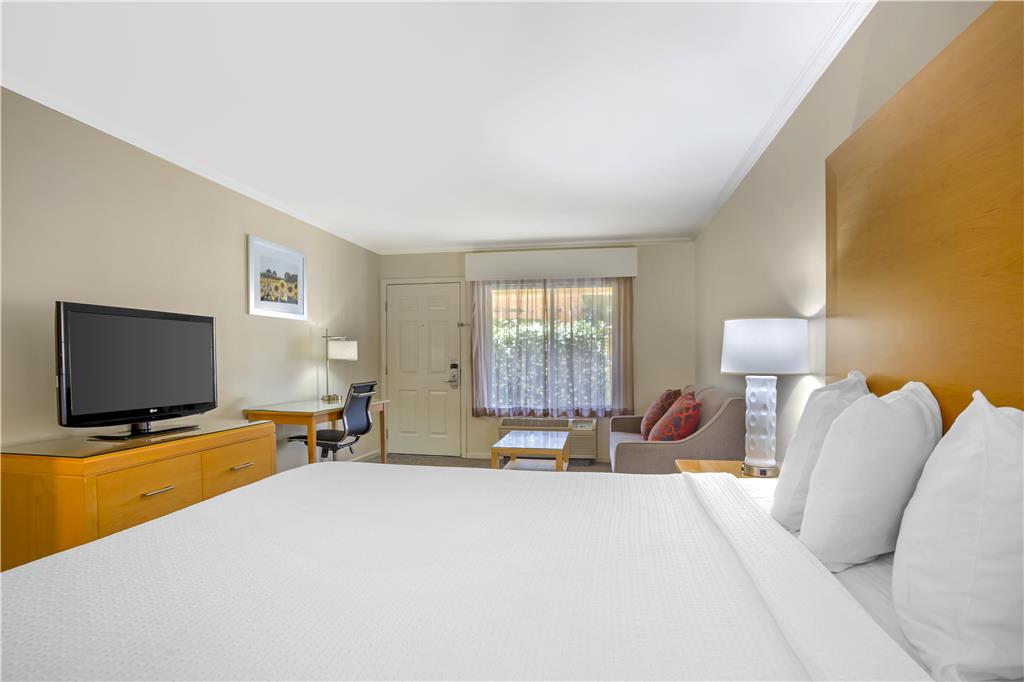 Best Western Plus Dixon Davis - photo 32