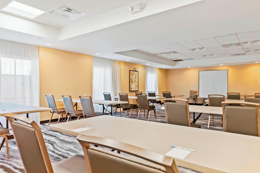 Fairfield by Marriott Inn & Suites St Petersburg North - photo 34