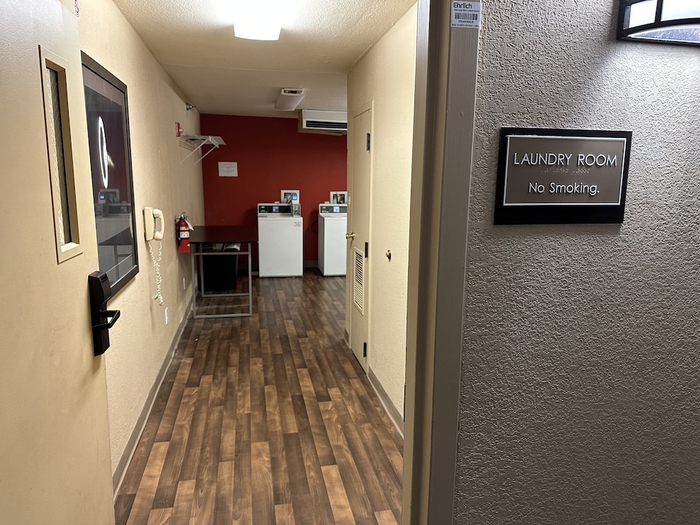 HomeTowne Studios by Red Roof Southfield - photo 19