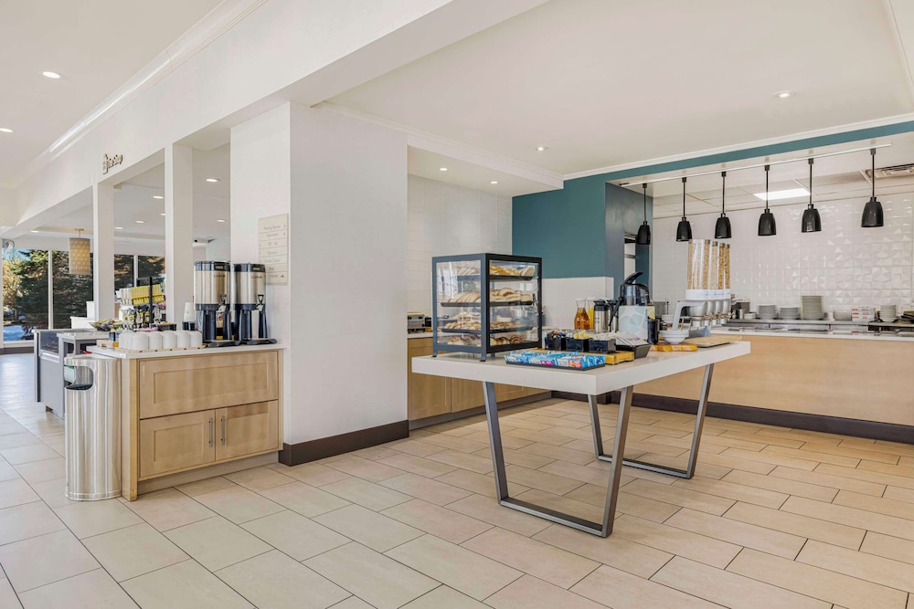Hilton Garden Inn Colorado Springs Airport - photo 28