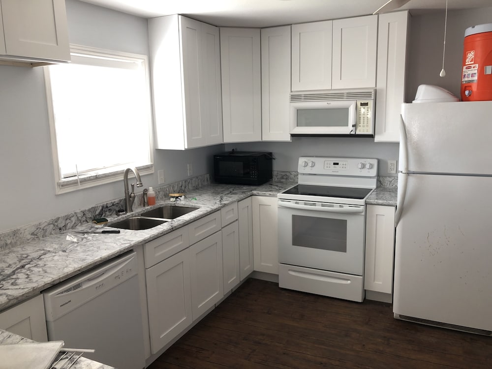 Beachgate CondoSuites & Motel - photo 147