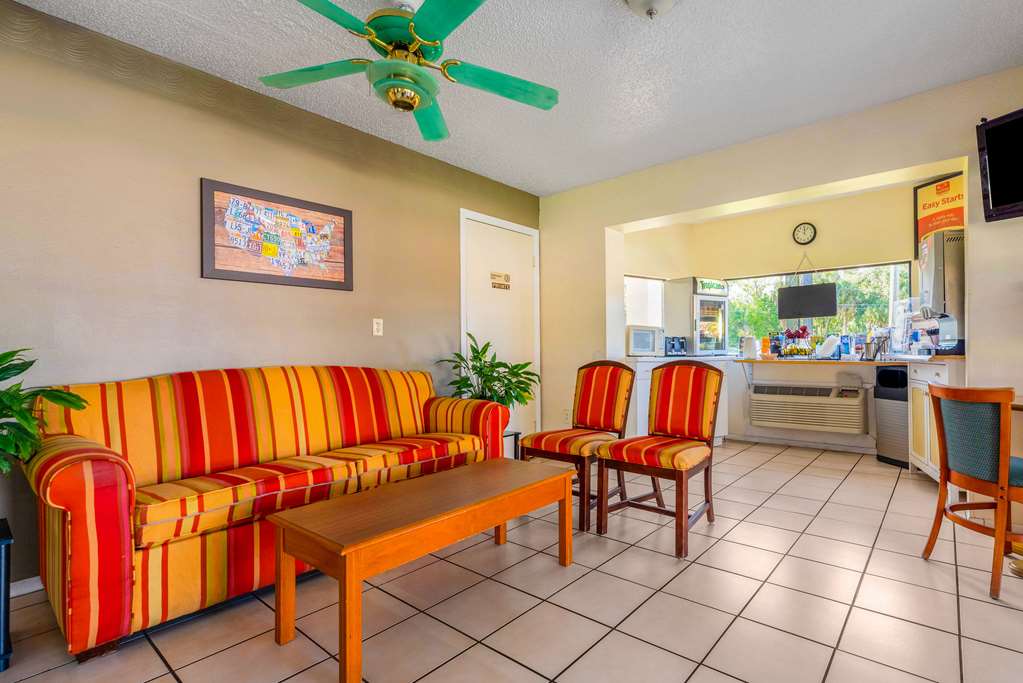 Econo Lodge Crystal River - photo 7