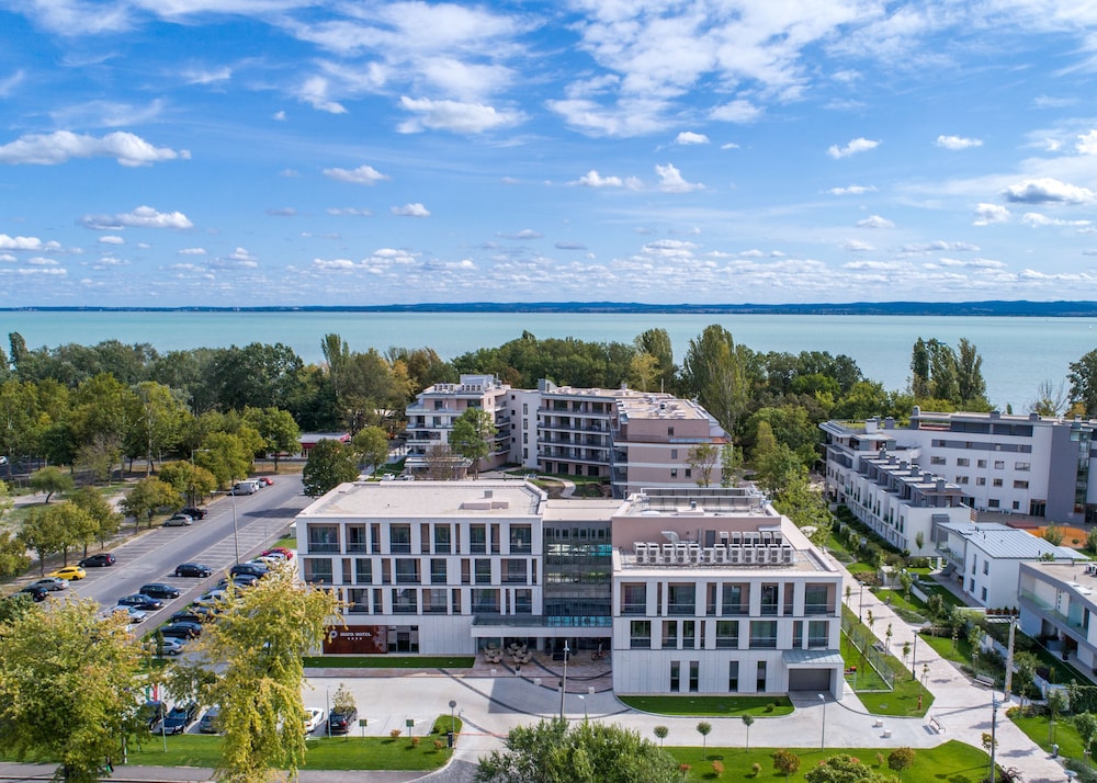 Aura Hotel Adults Only — Balatonfured — photo 2