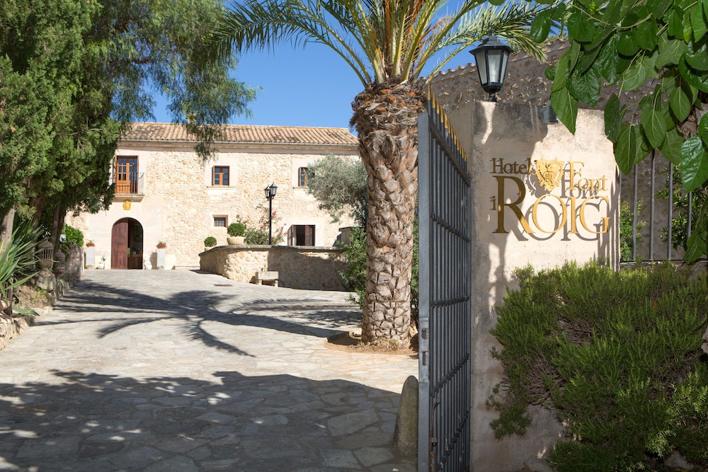 Casa Font I Roig — 4-Star Luxury Hotel in Maria De La Salut, Spain