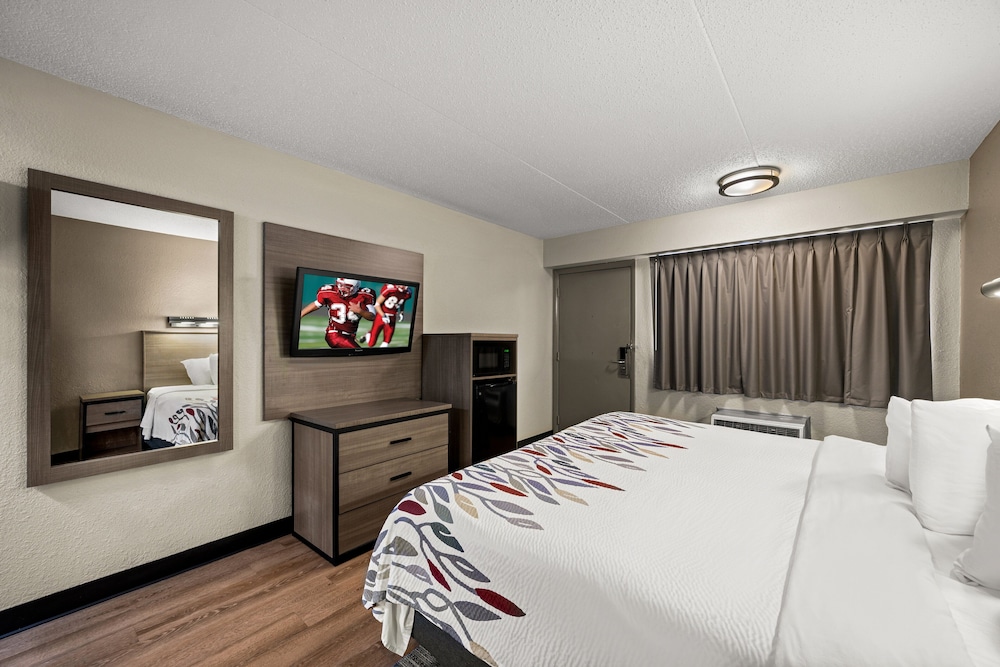 Red Roof Inn Detroit Royal Oak Madison Heights - photo 14