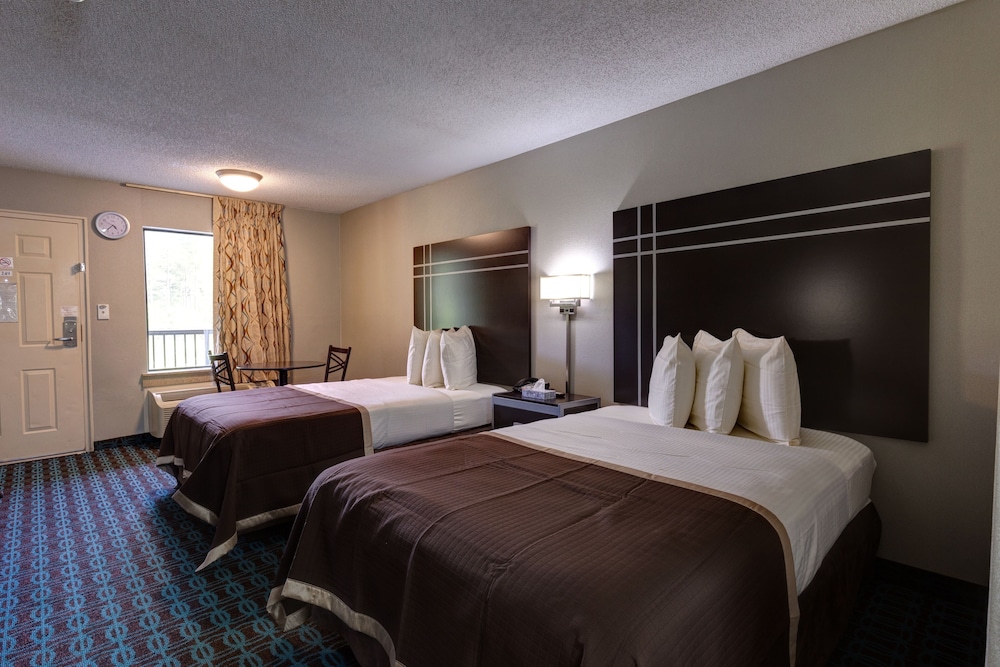 Deluxe Inn Fayetteville I 95 Exit 49 - photo 14