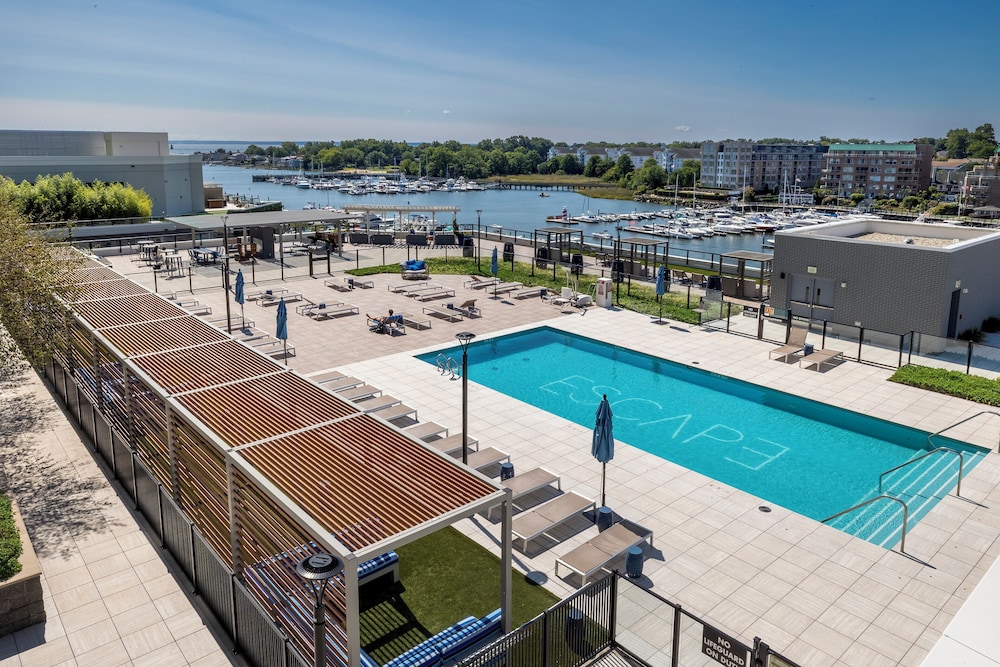 Escape — 4-Star Luxury Hotel in Stamford, United States