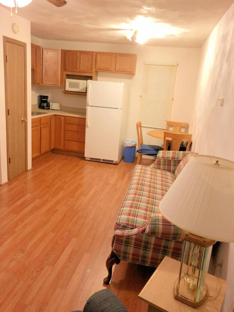 Sunset Motel - photo 4