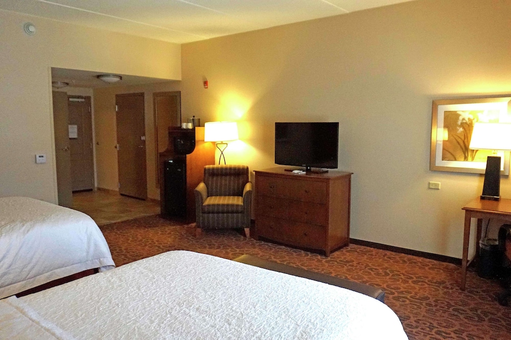 Hampton Inn Waynesburg - photo 14