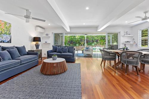2 Ocean Whisper 16 Solway Drive Dog Friendly Tropical Oasis — hotel in Sunshine Beach