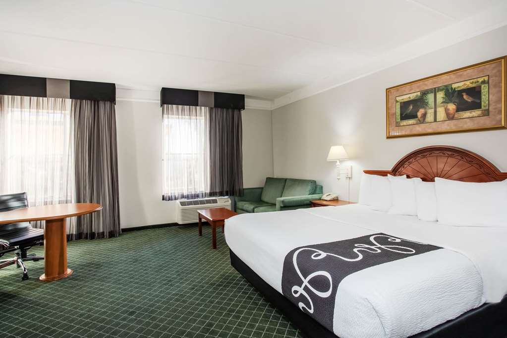 La Quinta Inn & Suites by Wyndham Melbourne Viera - photo 36