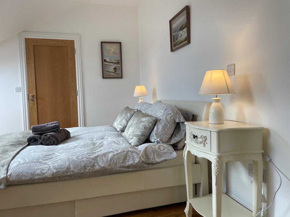 Lough Key Luxury Riverfront Apartment