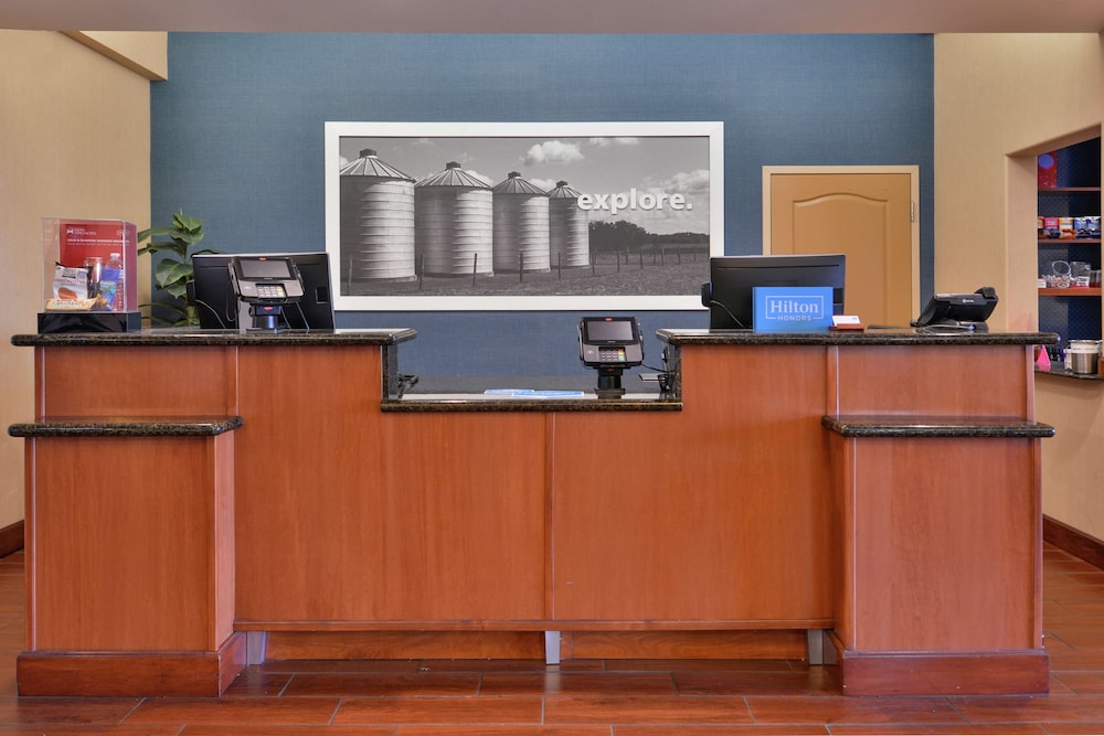 Hampton Inn & Suites Woodland Sacramento Area - photo 2