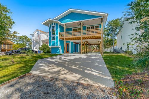 Oai72 Salty Swan in Oak Island, United States