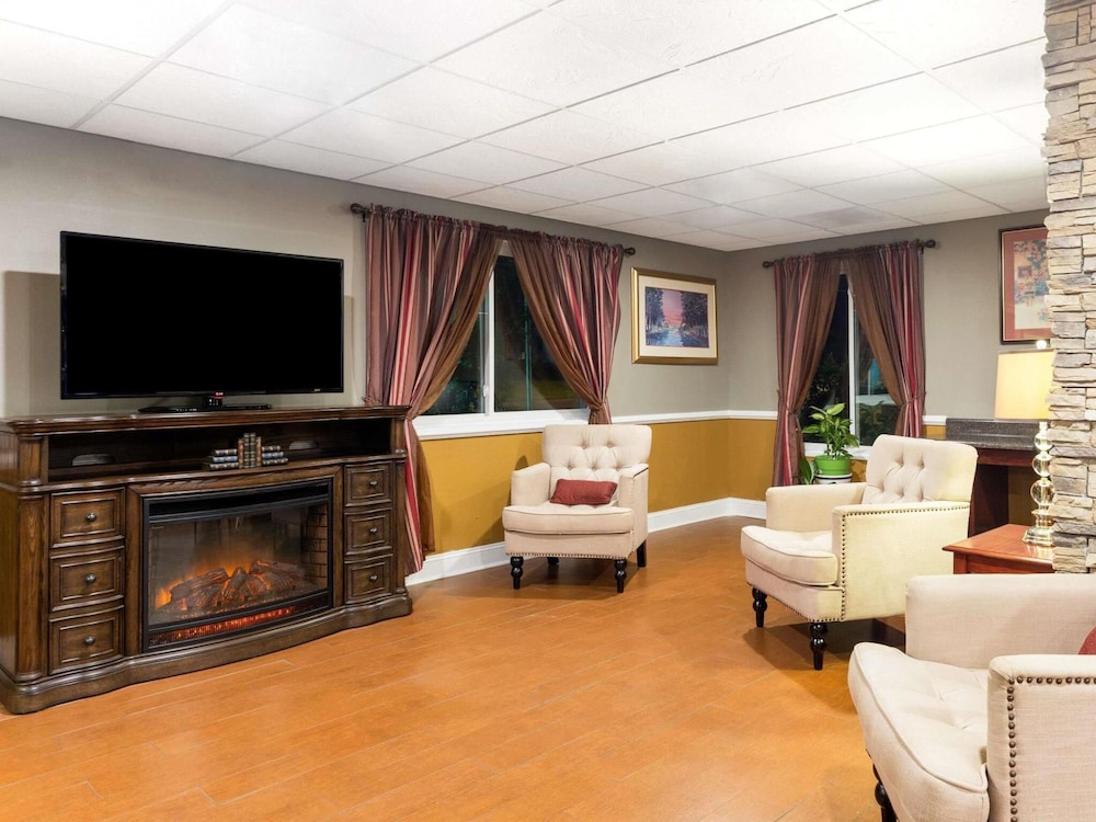 Baymont by Wyndham Cordele - photo 15