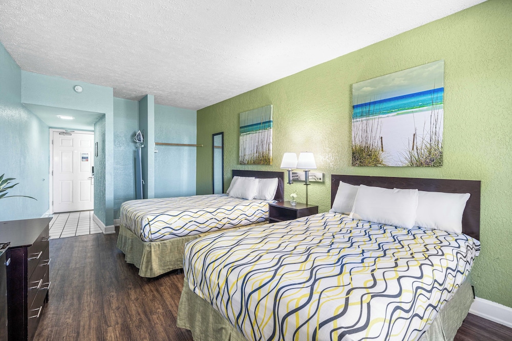 Boardwalk Beach Hotel - photo 8