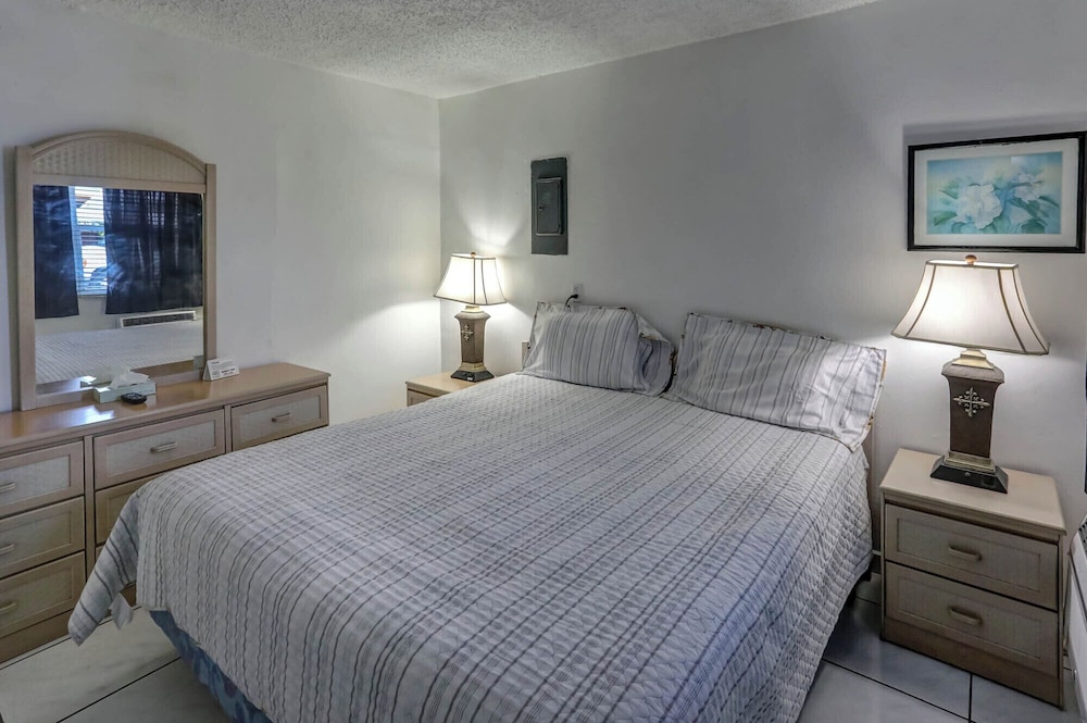 Richard's Motel - photo 42