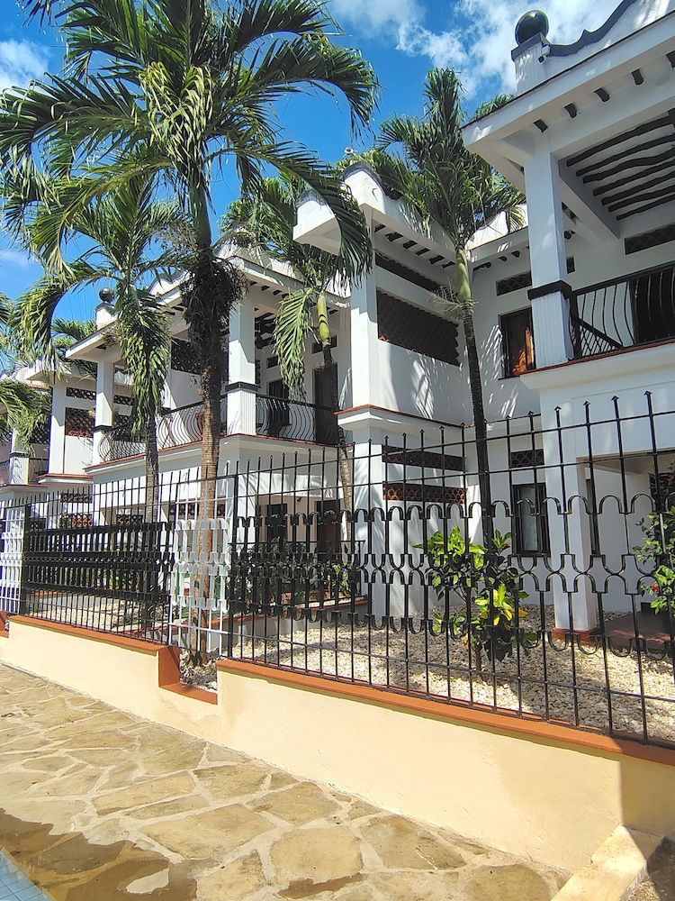 Mangro Hotel Diani Beach — Mombasa
