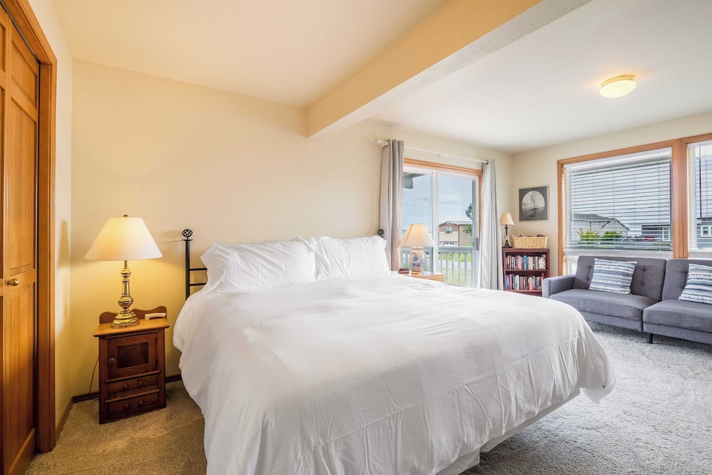 Beach Lookout Retreat by Avantstay Rooftop Views - photo 14