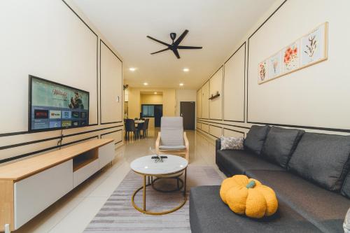 Marina Residence 3BR Shores Haven nr Midvalley CIQ by Our Stay — 4-Star Luxury Hotel in Johor Bahru, Malaysia