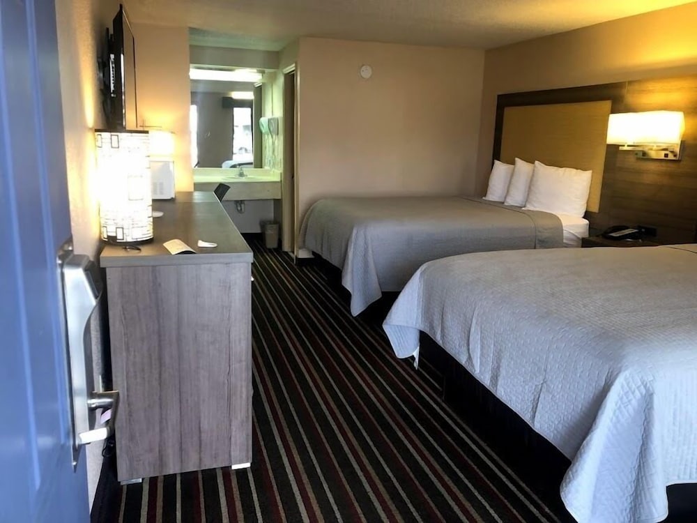 Legacy Inn Sumner - photo 9