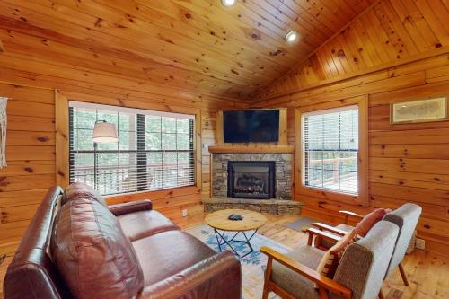 Happy Top Hideaway in Bryson City, United States