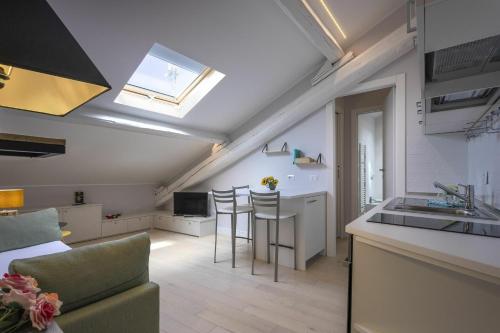 Ferrucci 1 Br Attic In Milan By Halldis — 4-Star Luxury Hotel in Milan, Italy