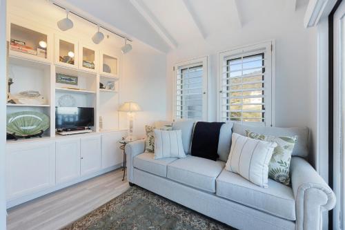 H242 Hamilton Cove Villa 2 42 — 4-Star Luxury Hotel in Avalon, United States