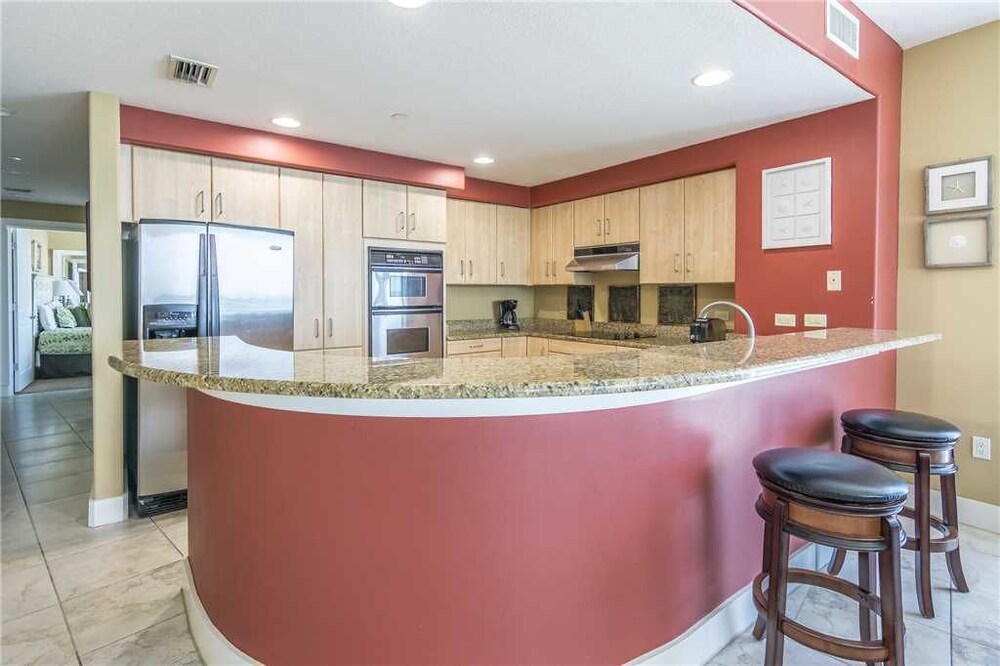 Island Tower 1001 3 Br condo by RedAwning - photo 14