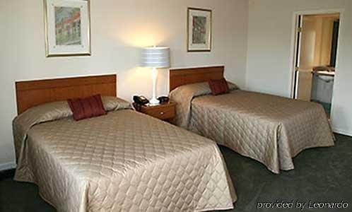 Crescent Palms Motel - photo 5