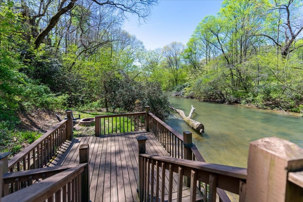 Riverside Retreat - photo 4