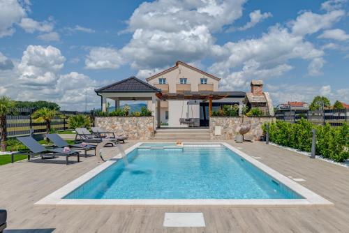 Villa Iva — 4-Star Luxury Hotel in None, Croatia